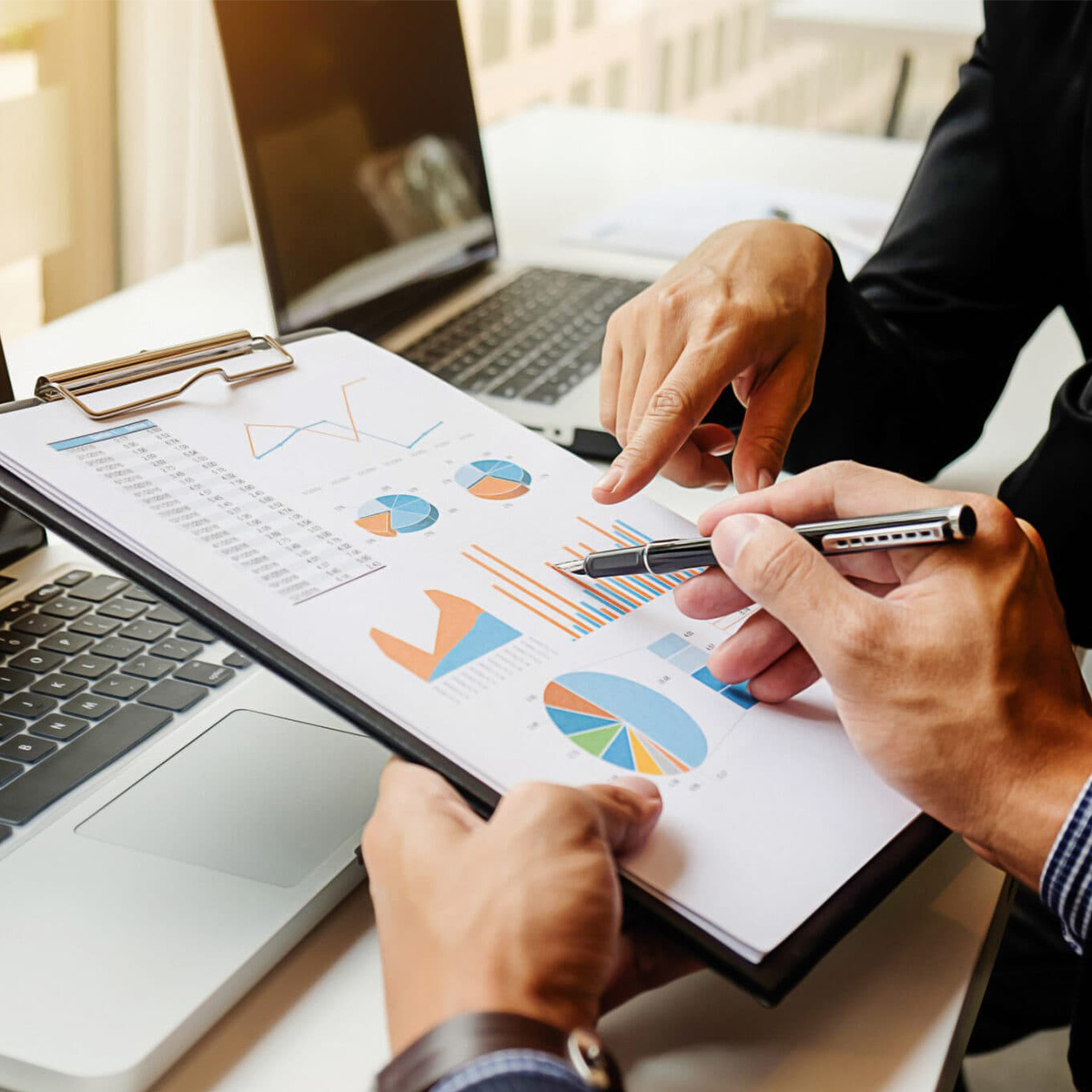 workplace-results-professional-report-accounting-during-2048x1365